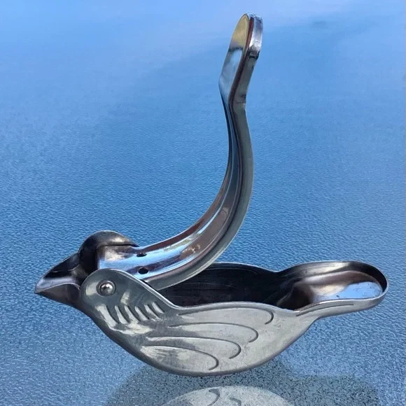 Bird-Shaped Lemon Lime Citrus Wedge Juicer Squeezer Press - Picture 2 of 8
